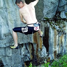 F&ouml;r Jens ett riktigt knivigt boulderproblem.. Foto: Johan Vall. &Aring;kare: Jens H&auml;ggstr&ouml;m.