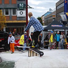 Rollin&amp;#039; Snow Railjam 2010

Fler bilder:. Foto: Emil Rockl&ouml;v. &Aring;kare: Joakim Jeansmannen Rignell.