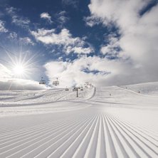 Solrike marsdager 
Vi koser oss nesten gl&oslash;gg ihje.