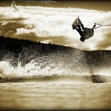 Wakeboard-SM i &Aring;re 2010
G&ouml;r sig s&aring; klart b&auml;tt. Foto: Thomas Lundman. &Aring;kare: Ok&auml;nd.