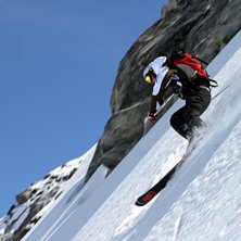 J&oslash;rgen Husbyn is cruising powder at Stryn Sommars. Foto: Marius R&oslash;stad (www.mariusr.com). &Aring;kare: J&oslash;rgen Husbyn.