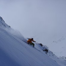 thomas setter svingen i et skjeldent solgl&oslash;tt i l. Foto: Sveinung Svendsen. &Aring;kare: Thomas Sandvik.