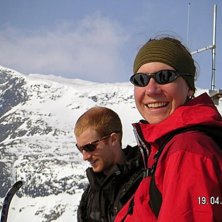 jag och anders &auml;r redo f&ouml;r f&ouml;rsta toppturen.
s. Foto: Martin.