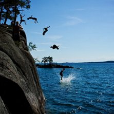 Mollbergare utf&ouml;r klippor i Dj&auml;knesundet. Foto: Karl Kurtti. &Aring;kare: Oskar Kurtti.