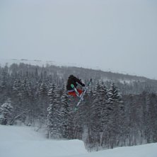 jag g&ouml;r en 360 raw tail p&aring; andra svarta i &Aring;RE :. Foto: Rungens pappa. &Aring;kare: kumlinan.