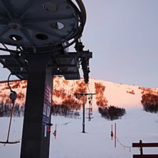 God helg :) 
1 grad, vindstille, sola p&aring; vei opp,.