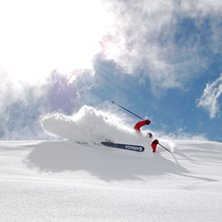 Fresh Pow h&auml;r nere i Nya Zeeland! : ). Foto: Adam Falk. &Aring;kare: Jacob Wester.