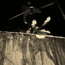 Drog ut och k&ouml;rde en betongmur!. Foto: Tommie Johansson. &Aring;kare: Anders Ica Holmberg.