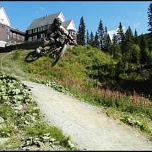 Jag l&auml;gger en table i &aring;re. Foto: Kjell Holtenkrans. &Aring;kare: Jag (jocke).