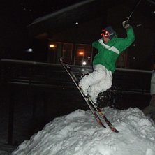 Ute p&aring; fyllan och &aring;ker lite. Foto: Emma. &Aring;kare: Gustaf.