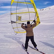 Min kamrat Fredrik dundrar lite med vingen.. Foto: Erik Rombo. &Aring;kare: Fredrik Olofsson.