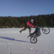 &Auml;lska min motorcykel!. Foto: Tess Lindmsn. &Aring;kare: Carl Robertzon.