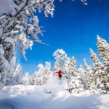 Among the pillows in Skiers Right area.. Foto: Evelina R&ouml;nnb&auml;ck.