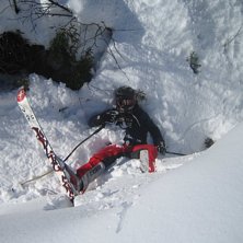 Goo vurpa ner i ett dike n&auml;r vi k&ouml;rde off-pist!. Foto: Alexander Gleroum. &Aring;kare: Jens Str&aring;lman.