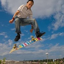 Fs flip ett litet gap. Foto: Pirate Skateboards. &Aring;kare: Tim Johansson.