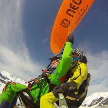 Paragliding i Verbier. Foto: Gael Sahli-Ammann. &Aring;kare: Hans Halldin.