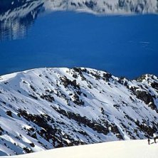 Anna och Bertil njuter av utsikten i Lyngen . Foto: Fredrik Schenholm. &Aring;kare: Anna och Bertil.