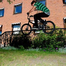 50-50 grajnd. Foto: Simon Lindberg. &Aring;kare: Henrik Westlund.