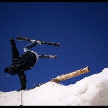 Handplant. Foto: Jimmy f&auml;ldt. &Aring;kare: daniel j&ouml;nsson.