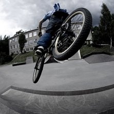 Andreas aka Chico Laddar p&aring; fett i bike parken i . Foto: Nicke Jacobsson. &Aring;kare: Andreas Jacobsson.