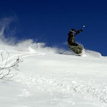 Anders drar en sk&ouml;n puder sv&auml;ng p&aring; v&auml;g ner f&ouml;. Foto: Fredrik Hvass. &Aring;kare: Anders Axberg.