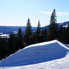 Lukas Hallstr&ouml;m l&auml;gger en fet bak&aring;t dubbel Fron. Foto: Thom &Ouml;hlin. &Aring;kare: Lukas Hallstr&ouml;m.