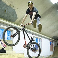 Foto: Niklas Sundin. &Aring;kare: Fredrik Persson.