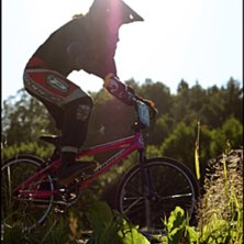 Fullfart p&aring; BMX-banan.. Foto: Magnus Ch&ouml;ler. &Aring;kare: Ok&auml;nd.
