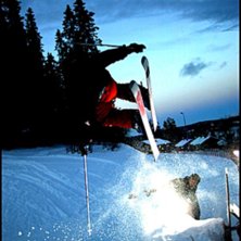 Gustav k&ouml;r det mer misslyckade corner&acute;n , men bi. Foto: Niklas Sundin. &Aring;kare: Gustav Snell.