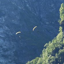 Base hoppare p&aring; v&auml;g in f&ouml;r landning.. Foto: Patrik Nyr&eacute;n.