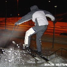 En kv&auml;ll jag va ute och gled. Foto: Anton Eklund. &Aring;kare: Joacim Westerlund.