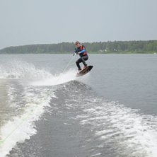 Titta, gubben lyfter!. Foto: Claire Callway. &Aring;kare: Staffan Syk.