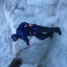 F&ouml;rs&ouml;ka h&aring;lla hum&ouml;ret uppe inf&ouml;r kameran.... Foto: Daniel Moll.