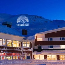 En kv&auml;llsbild p&aring; hotellet och en bit av branten . Foto: Lars Thulin.