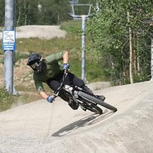 Riding the Geilo Bike park. Foto: Simen Berg. &Aring;kare: Thomas Aaby.
