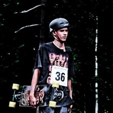 Sigtuna longboard competition. Foto: Andreas Bryngel (jag). &Aring;kare: Algot Olsen.