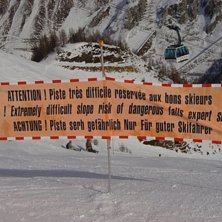 Skylten var lite hemlig, f&ouml;r att komma ner till v. Foto: Daniel Hansson. &Aring;kare: skylt.