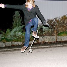 Fakie Ollie. Foto: Axel. &Aring;kare: Samuel Lundh.