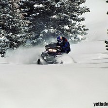 Tv&aring; stycken helt nya Polaris RMK 600, ett bortgl�. Foto: Mikael Ljunggren. &Aring;kare: Jonas Emilsson.