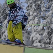 P&aring; v&auml;g in i en tail press. Foto: m&aring;ns. &Aring;kare: Benjamin Hjertstrand.