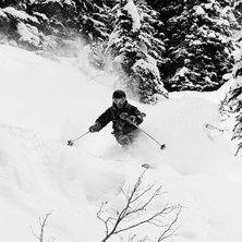 Lite tr&auml;dskid&aring;kning en dag p&aring; tur i Rogers Pass. Foto: Mattias. &Aring;kare: Emil.