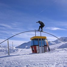 Martin tar en riktigt fet rainbow. Den &auml;r ca 3 m . Foto: Daniel H&auml;gglund. &Aring;kare: Martin ?.