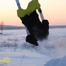 Min f&ouml;rsta backflip!. Foto: Lotte. &Aring;kare: Daweee.