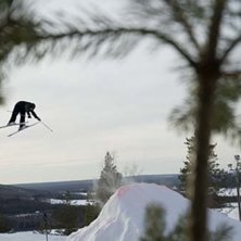3 me en hand p&aring;l&auml;ggning som jag inte vet vad den. Foto: Gurken Wennerstr&ouml;m. &Aring;kare: Jesper Nystr&ouml;m.