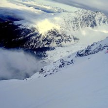 @tinydoh shreddar sch&ouml;ntauf pre-season i Sulden. Foto: Olov Renberg. &Aring;kare: Per Burstr&ouml;m.