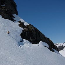 Sprickor &auml;r sv&aring;ra att se ovanifr&aring;n.... Foto: Oskar &Aring;slund. &Aring;kare: Simon B&ouml;rjars.