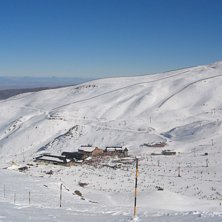 Vy &ouml;ver Borreguiles fr&aring;n toppen av monachil-lift. Foto: Jonas fryksten.
