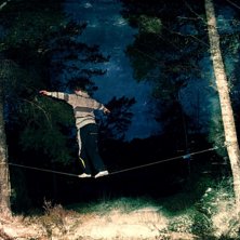 Slackline. Foto: Isak Ceimertz. &Aring;kare: Jesper Sundstr&ouml;m.