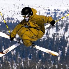 Sante k&ouml;r en sw 540 mute som uppv&auml;rmning i parke. Foto: Simon Pont&eacute;r. &Aring;kare: Sante.