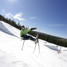 sw cork 5 shooting the ski and look hard as hell!. Foto: a bear. &Aring;kare: Maximilliam Smith.